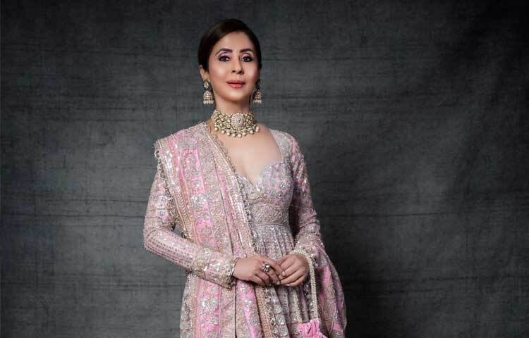 অভিনয়ের পাশাপাশি রাজনীতিতেও যোগ দিয়েছেন তিনি।