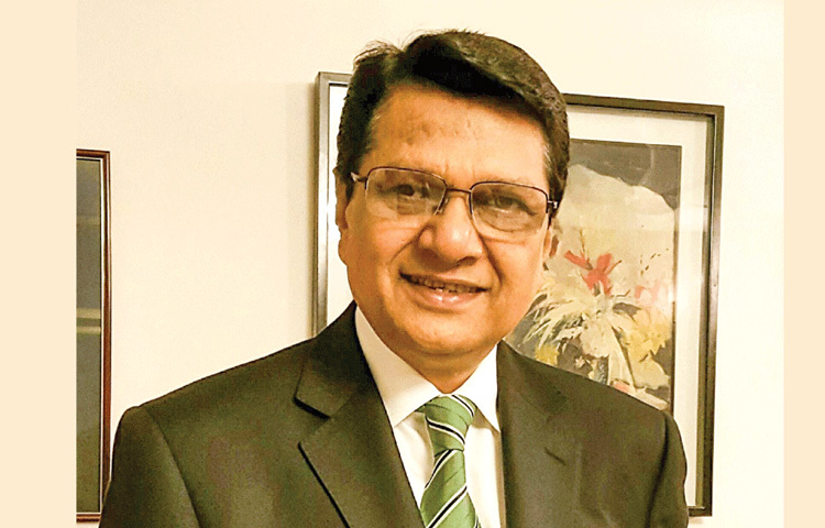 কাজের স্বীকৃতি হিসেবে শ্রেষ্ঠ অভিনেতা ও শ্রেষ্ঠ পার্শ্ব-অভিনেতা বিভাগে নয়বার জাতীয় চলচ্চিত্র পুরস্কার লাভ করেছেন। এ ছাড়া ফজলুল হক স্মৃতি পুরস্কারসহ অসংখ্য সম্মাননা পেয়েছেন তিনি।