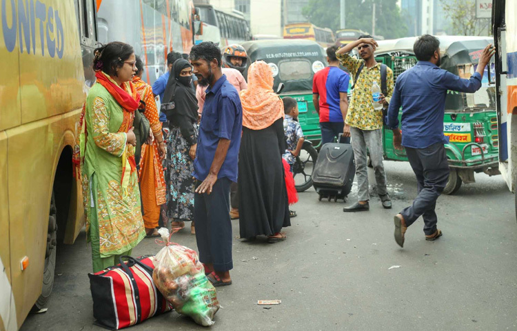 কেউ কেউ যানজট এড়াতে আগেই ঢাকায় চলে আসছে। তবে বিগত বছরগুলোর মতো এবার ভোগান্তি নেই।