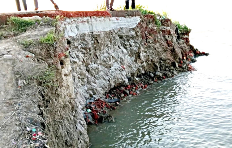 এছাড়া নদীভাঙন ঝুঁকিতে রয়েছে সদরপুর উপজেলার আকোটেরচর ইউনিয়নের মুন্সীরচর, পিয়াজখালির চর, আকোট, আকোটেরচর এলাকার বেশ কয়েকটি এলাকা।