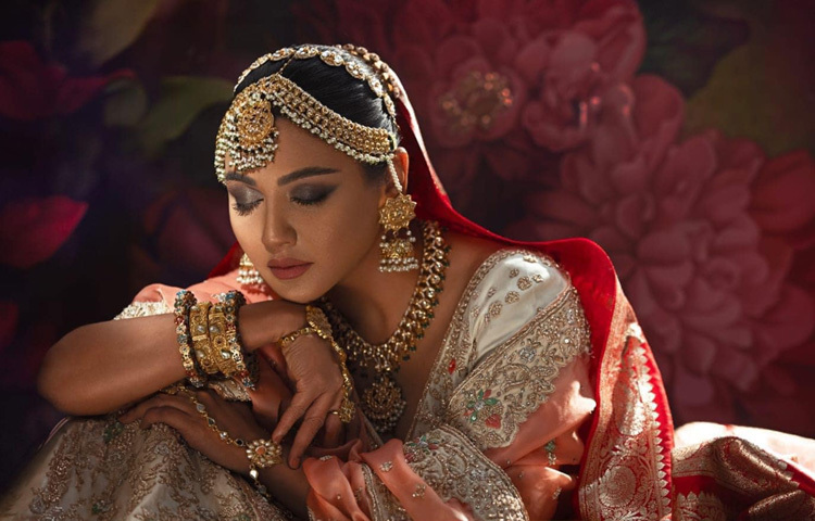 পশ্চিমবঙ্গে তিনি যেভাবে নিজের অবস্থান গড়েছেন, তাতে করে ওপারের অনেক নির্মাতা এখন আগ্রহী হন বাংলাদেশি শিল্পীদের নিয়ে কাজ করতে। অন্যদিকে বাংলাদেশের নির্মাতারাও আন্তর্জাতিক প্ল্যাটফর্মে কাজের আগ্রহ পান, কারণ জয়া প্রমাণ করেছেন দুটি সিনেমা ইন্ডাস্ট্রির মাঝে চমৎকার সেতু গড়া সম্ভব।