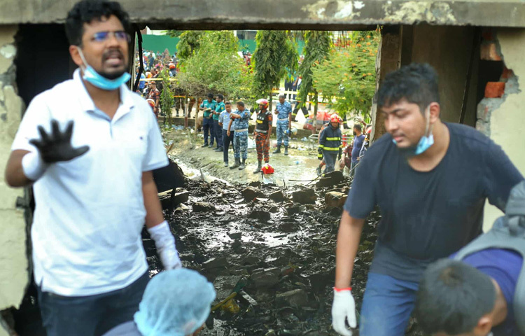 যারা এই দুর্ঘটনায় প্রাণে বেঁচে গেছে তারাও ট্রমার মধ্যে রয়েছে, বিশেষ করে প্রাথমিক শ্রেণির শিশুরা।