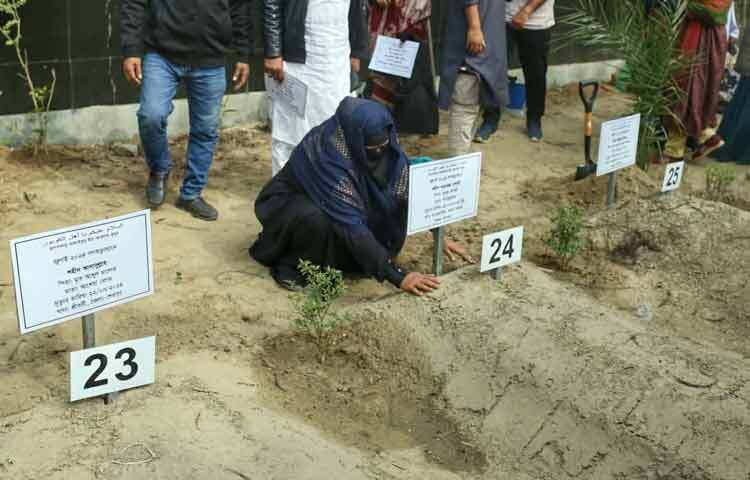 রাজধানীর মোহাম্মদপুর রায়েরবাজার কবরস্থান থেকে এ পর্যন্ত ১১৪ জনের অজ্ঞাতপরিচয়ের মরদেহ উত্তোলন, ময়নাতদন্ত ও ডিএনএ নমুনা সংগ্রহ সম্পন্ন করা হয়।