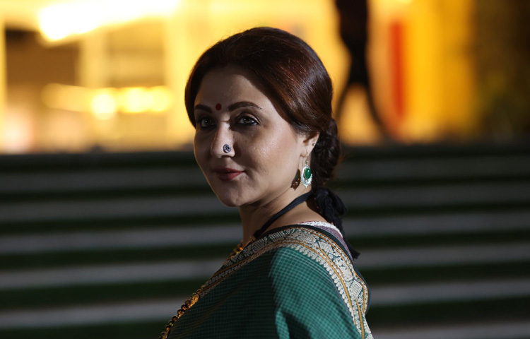 স্বস্তিকার প্রতিটি দৃষ্টি যেন বলে যায় এক নিজস্ব গল্প কখনো প্রেমের, কখনো বিদ্রোহের, আবার কখনো নিঃশব্দ মুক্তির।