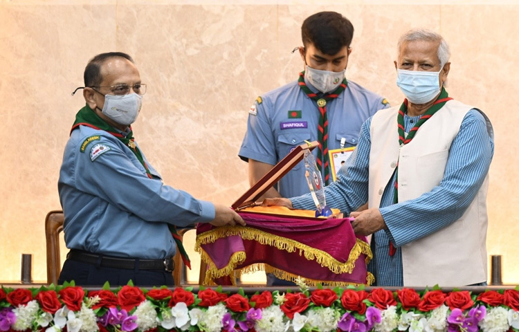 তিনি বলেন, দেশের জন্য, দেশের মানুষের জন্য ও নতুন বাংলাদেশ সৃষ্টির জন্য চারজন স্কাউট আত্মহুতি দিয়েছেন। স্কাউটিংয়ের ইতিহাসে এমন নজির বিশ্বের আর কোথাও নেই।