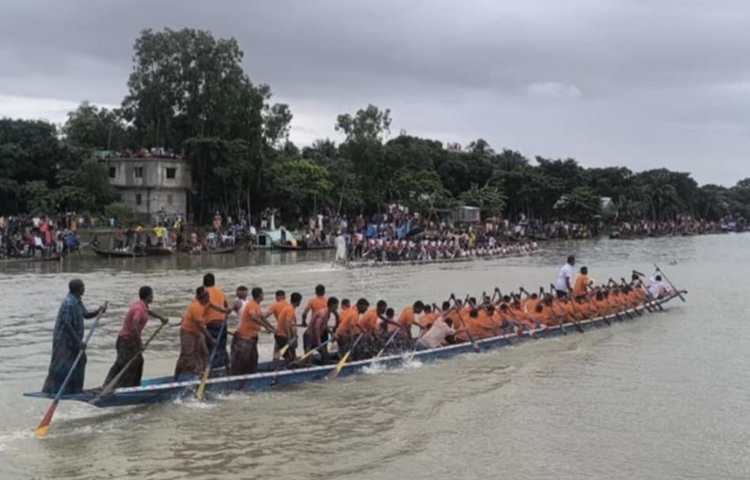 এতে সুরমা নদীর ঢেউ, ঢাকের তালে, আর লাখো দর্শকের উচ্ছ্বাসে মুখরিত হয়ে ওঠে দুর্গম অঞ্চলের জনপদ।