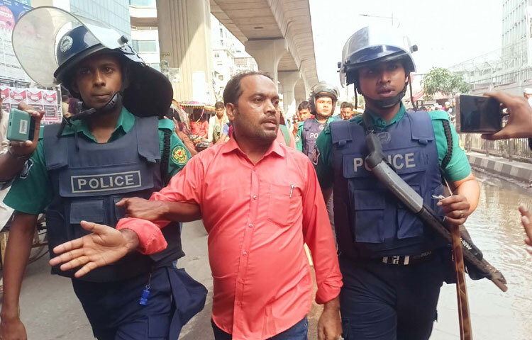 একই সঙ্গে তারা সচিবালয় অভিমুখে লংমার্চ করার ঘোষণা দেন।