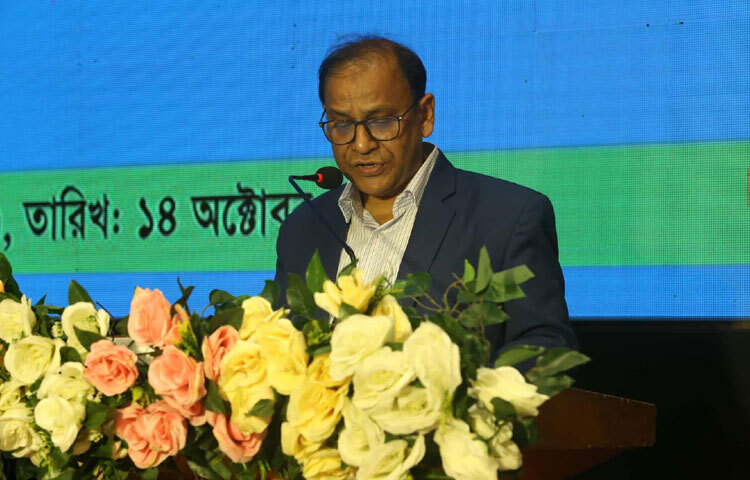 অনুষ্ঠানে সভাপতিত্ব করেন বিএসটিআই’র মহাপরিচালক (গ্রেড-১) এস এম ফেরদৌস আলম। প্রধান বক্তা ছিলেন শিল্প মন্ত্রণালয়ের সচিব মো. ওবায়দুর রহমান। বিশেষ অতিথি হিসেবে উপস্থিত ছিলেন কনজ্যুমারস অ্যাসোসিয়েশন অব বাংলাদেশ (ক্যাব)-এর সভাপতি এ. এইচ. এম. সফিকুজ্জামান, প্রাণ-আরএফএল গ্রুপের চেয়ারম্যান ও সিইও আহসান খান চৌধুরী এবং এফবিসিসিআই’র আন্তর্জাতিক বিষয়ক প্রধান মো. জাফর ইকবাল। মূল প্রবন্ধ উপস্থাপন করেন বাংলাদেশ প্রকৌশল বিশ্ববিদ্যালয়ের (বুয়েট) উপ-উপাচার্য প্রফেসর ড. আব্দুল হাসিব চৌধুরী।