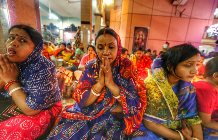 কার্তিক মাসের শেষ পনেরো দিনে প্রতি শনিবার ও মঙ্গলবার ভক্তরা সারাদিন নির্জলা উপবাসে থাকেন।