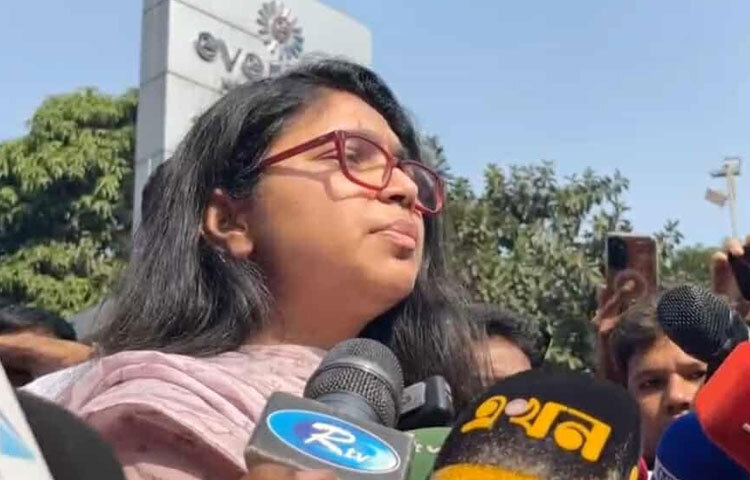 বিএনপি চেয়ারপারসন বেগম খালেদা জিয়ার শারীরিক অবস্থা ক্রিটিকাল তবে স্থিতিশীল বলে জানিয়েছেন জাতীয় নাগরিক পার্টির (এনসিপি) সিনিয়র যুগ্ম সদস্যসচিব ডা. তাসনিম জারা।