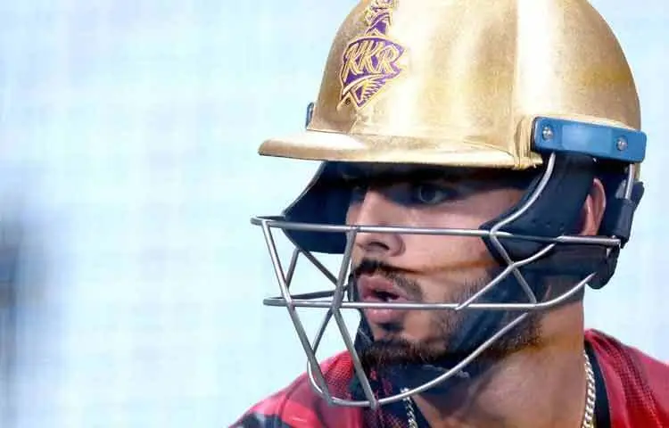 ভারতীয় ক্রিকেটে জায়গা পাওয়া মানে শুধু ভালো খেলাই নয়, বরং সঠিক সময়ে সঠিক ফর্মে থাকা। নিতিশ রানা জাতীয় দলের স্কোয়াডে সুযোগ পেলেও নিয়মিত হওয়ার পথটা সহজ হয়নি। তবে এটাকে ব্যর্থতা না ভেবে তিনি দেখেছেন প্রক্রিয়ার অংশ হিসেবে। ঘরোয়া ক্রিকেটে ধারাবাহিকতা ধরে রাখা, আইপিএলে দায়িত্বশীল ভূমিকা এই দুইয়ের সমন্বয়ই তার লক্ষ্য। কারণ ভারতীয় দলে ফেরার দরজা কখনোই পুরোপুরি বন্ধ থাকে না; বিশেষ করে এমন অলরাউন্ডারদের জন্য, যারা একাধিক ভূমিকায় মানিয়ে নিতে পারেন।