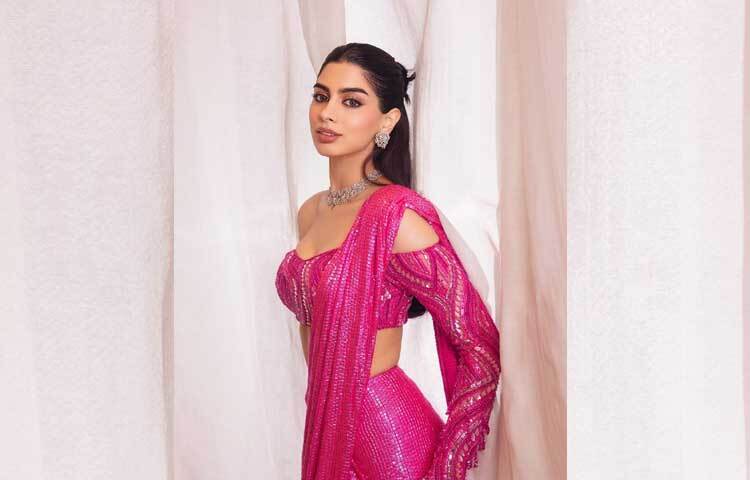 খুশির লাস্যময়ী রূপে মুগ্ধ সবাই। ছবি: ইনস্টাগ্রাম থেকে