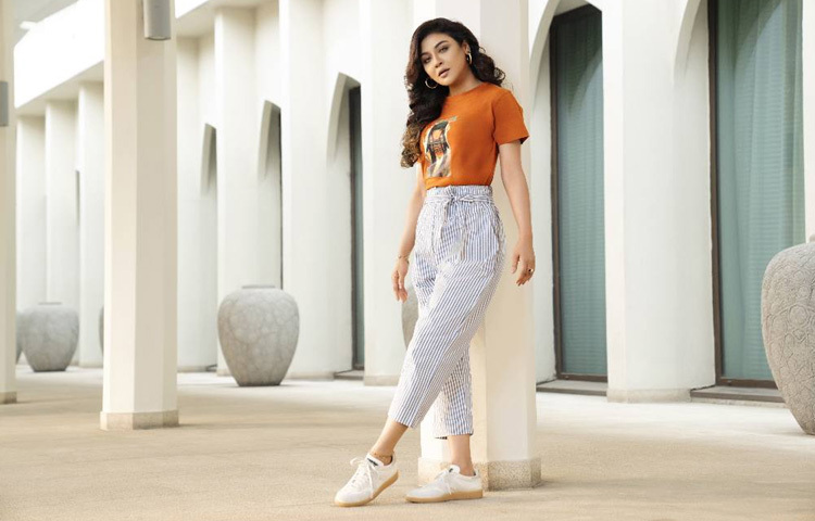 সাম্প্রতিক সময়ে জয়ার আরও কিছু আন্তর্জাতিক প্রজেক্টের খবর শোনা যাচ্ছে। তার ঝুলিতে যুক্ত হচ্ছে নানা ধাঁচের সিনেমা, নানা ভাষা ও সংস্কৃতির গল্প। এ থেকেই স্পষ্ট, জয়া এখন শুধুই বাংলাদেশের নয়, গ্লোবাল সিনেমার অংশ হতে চলেছেন।