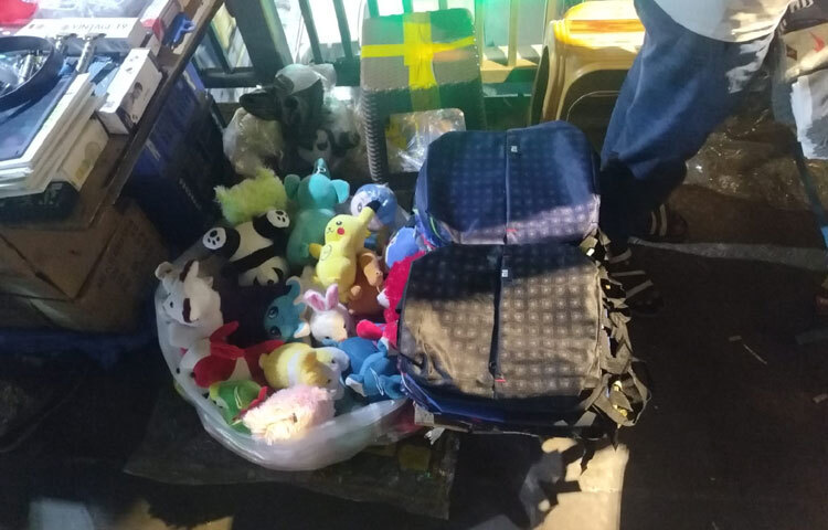 রয়েছে সফটটয়সহ ছোটদের খেলনা।