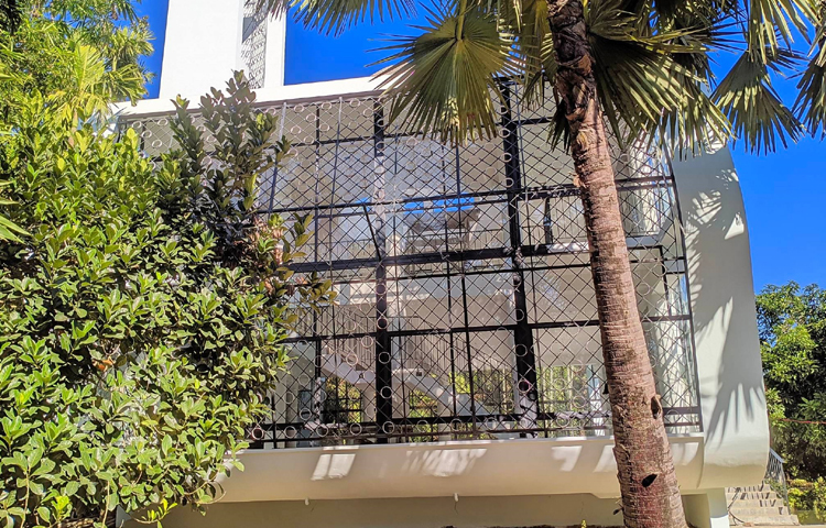 সামাজিক যোগাযোগ মাধ্যমে ছড়িয়ে পরেছে মসজিদটির ছবি। এরপর থেকেই দেশের বিভিন্ন স্থান থেকে দর্শনার্থীরা আসছে মসজিদটি দেখতে। ছবি: জহিরুল হাসান মাহিম