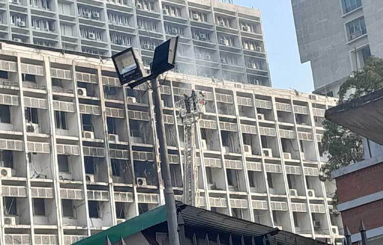 প্রায় ছয় ঘণ্টা পর আগুন নিয়ন্ত্রণে এসেছে।