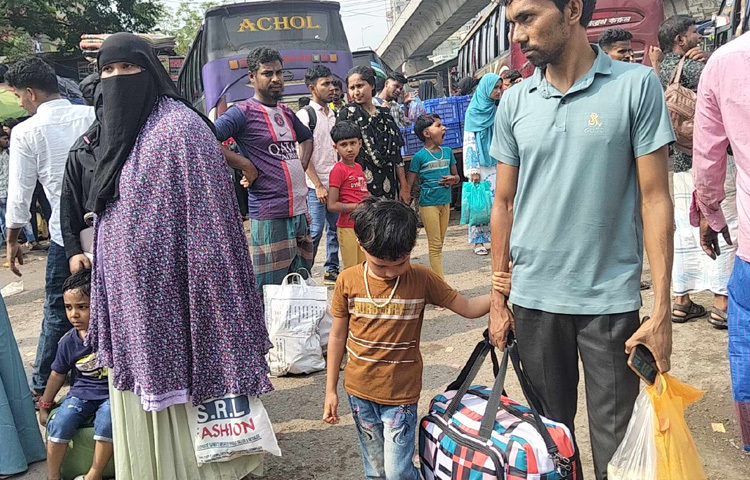 গোপালগঞ্জের বাসিন্দা রাফিউল হাসান জানান, বছরের বাকি সময় গোপালগঞ্জ যেতে সর্বোচ্চ ৪০০ টাকা লাগে। এখন এক লাফে সেটা হয়ে গেছে ৭৫০ টাকা।
