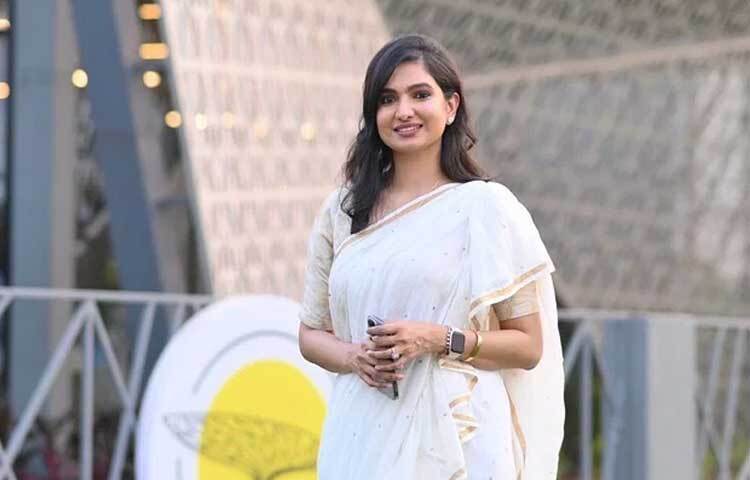 ভারতের উড়িষ্যা রাজ্যের বিধানসভা নির্বাচনে নতুন ইতিহাস গড়েছেন সোফিয়া ফিরদৌস। ওই রাজ্যের প্রথম নারী বিধায়ক হয়েছেন তিনি। কংগ্রেসের হয়ে রাজ্যের বারাবতী-কটক আসন থেকে জয়ী হয়েছেন ৩২ বছর বয়সী সোফিয়া। ছবি: এএফপি