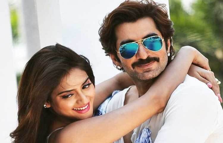 ২০১১ সালে রাজ চক্রবর্তীর ‘শত্রু’ সিনেমা দিয়ে অভিনয়ে অভিষেক হয় তার। প্রথম সিনেমায় জিতের বিপরীতে কাজ করে বেশ প্রশংসিত হন তিনি।