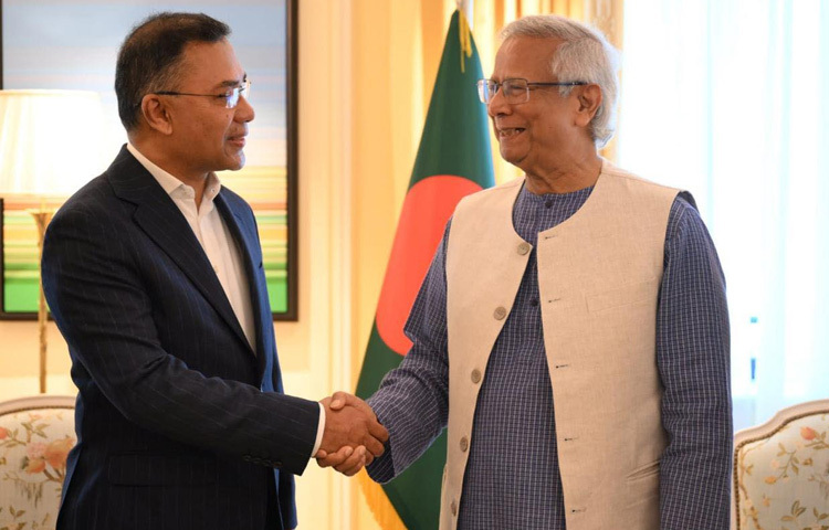 শুক্রবার বিএনপির ভারপ্রাপ্ত চেয়ারপারসন তারেক রহমান লন্ডনে সফররত প্রধান উপদেষ্টা প্রফেসর ড. মুহাম্মদ ইউনূসের সঙ্গে সাক্ষাৎ করেছেন।