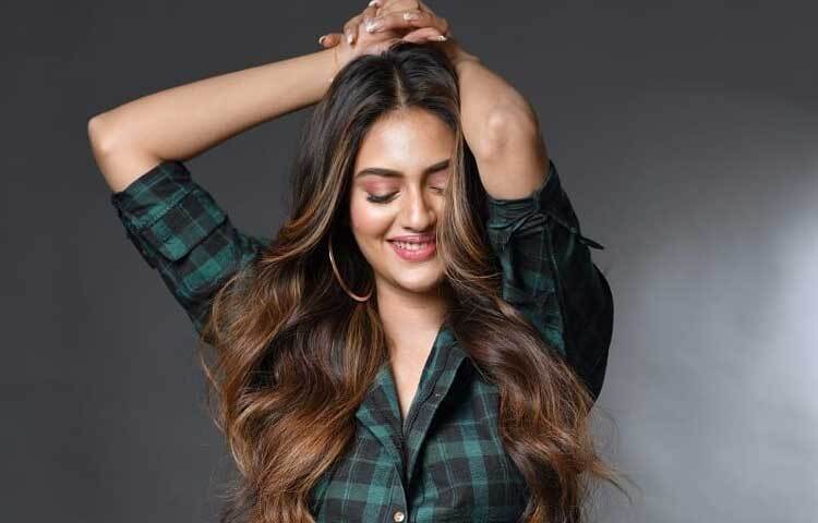 ২০২১ সালে কলকাতার একটি বেসরকারি হাসপাতালে পুত্রসন্তানের জন্ম দেন নুসরাত।