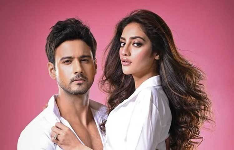 নিখিলের সঙ্গে সম্পর্ক ভেঙে যাওয়ার পর অভিনেতা যশ দাশগুপ্তের সঙ্গে নুসরাতের প্রেমের কথা শোনা গেলেও এ বিষয়ে মুখ খুলেননি তারা।