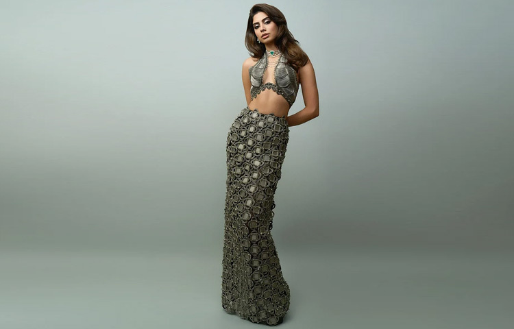 এতসবের পর দর্শক-সমালোচকদের মুখে এখন একটাই প্রশ্ন এই ফ্যাশন দ্বৈরথে কি তবে খুশিই জিতলেন?