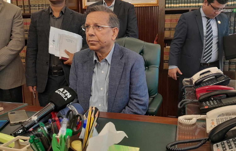 দেশে ৬৪৮ জন সংসদ সদস্য রয়েছেন বলে যে আলোচনা চলছে নীতি-নির্ধারকরা চাইলে সংবিধানে সে বিষয়ে স্পষ্ট করার উদ্যোগ নেওয়া হবে। এমনটাই বলেছেন আইনমন্ত্রী আনিসুল হক। ছবি: মাসুদ রানা