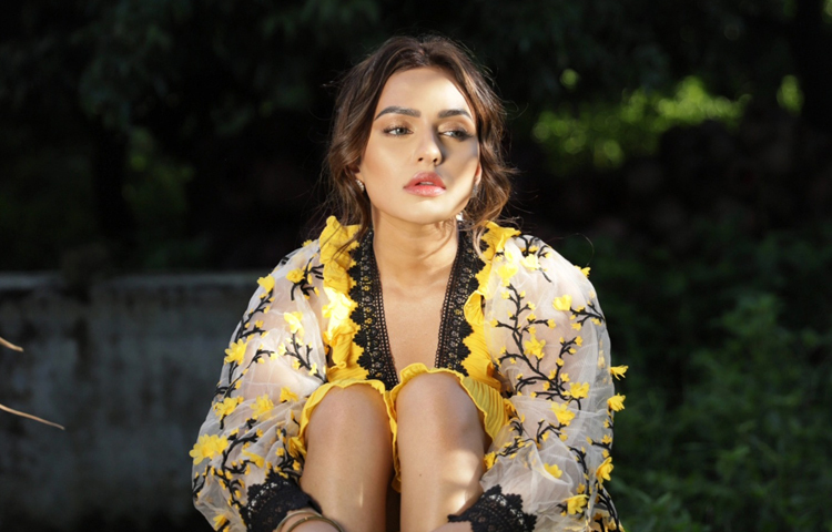 অভিনেত্রীর মা গণমাধ্যমকে জানিয়েছেন যে, ভালো চিকিৎসার জন্য তাকে নিয়ে বিদেশে যাওয়ার সব পরিকল্পনা করা হচ্ছে। ছবি: ফেসবুক