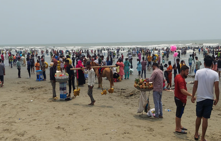 শহরের পাঁচ তারকা হোটেল-মোটেল ও গেস্ট হাউস কমবেশি বুকিং হচ্ছে। ছবি: সায়ীদ আলমগীর