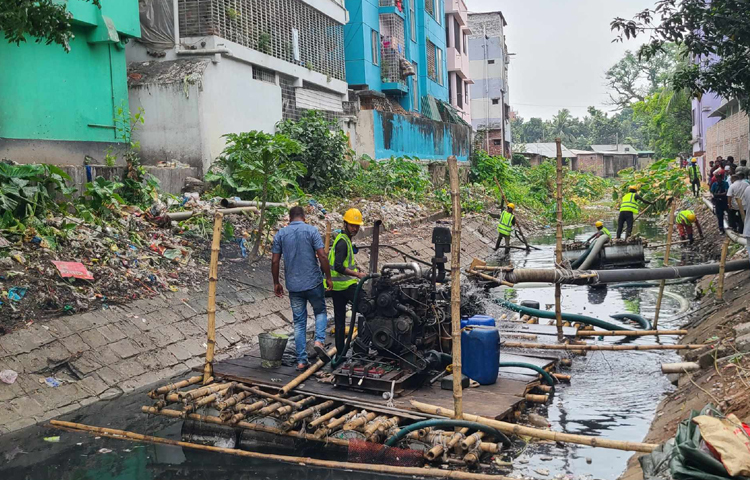 প্রায় ১৫ দশমিক ৮০ কিলোমিটার দীর্ঘ এবং স্থানভেদে ২৩ থেকে ৯০ ফুট প্রশস্ত এ খাল সিটি এলাকার উত্তর পশ্চিমে কেল্লাবন্দস্থ ঘাঘট নদী থেকে শুরু হয়ে নগরীর সব পাড়া-মহল্লার বুক চিরে ধাপ পাশারিপাড়া, কেরানীপাড়া, মুন্সীপাড়া, ইঞ্জিনিয়ারপাড়া, গোমস্তাপাড়া, সেনপাড়া, মুলাটোল, তেঁতুলতলা শাপলা চত্বর, নূরপুর, বৈরাগিপাড়া হয়ে মাহিগঞ্জ সাতমাথা রেলগেট এলাকায় কেডি ক্যানেল স্পর্শ করে খোকসা ঘাঘট নদীতে মিশেছে। ছবি: জিতু কবীর