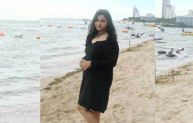 বয়সকে হার মানানো এই অভিনেত্রী সামাজিক যোগাযোগ মাধ্যমে বেশ সরব। ছবি: ফেসবুক থেকে