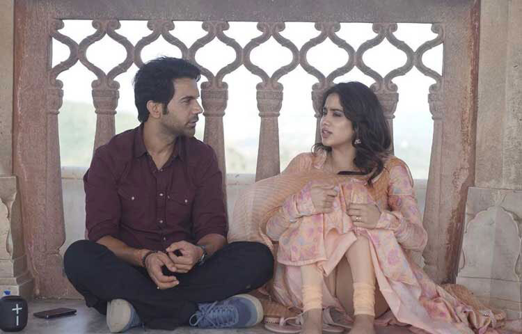 ক্রমাগত ফ্লপ ছবির ধাক্কার পর এবার সফলতার মুখ দেখছেন এই অভিনেতা। মুক্তির পরই ছবিটি রাজকুমারের ক্যারিয়ারের বিচারে রেকর্ড ব্যবসা করেছে। ছবি: ইনস্টাগ্রাম