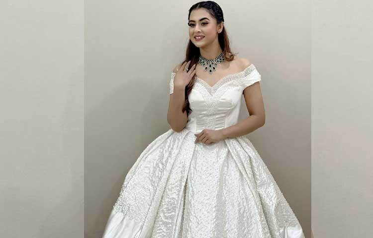 নিজের বিশেষ এইদিনটি পরিবারের সাথে কাটাতে ভালোবাসেন হালের জনপ্রিয় এই নায়িকা।