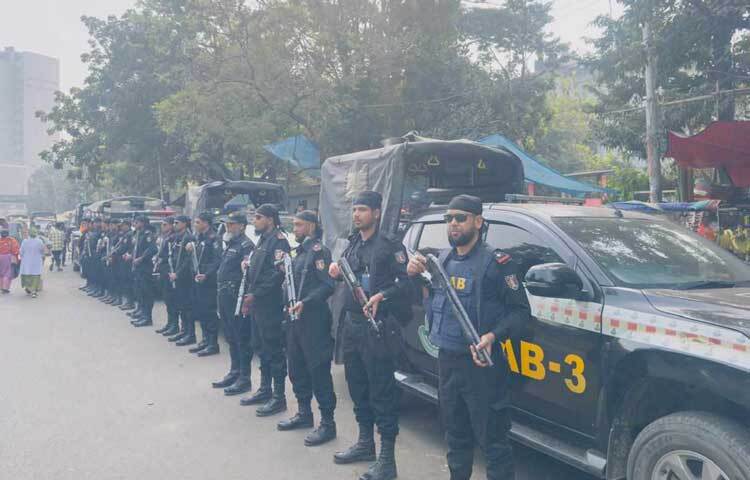 এছাড়া সংঘর্ষের ঘটনাস্থলে সকাল থেকে চার প্লাটুন বিজিবি মোতায়েন করা হয়েছে।