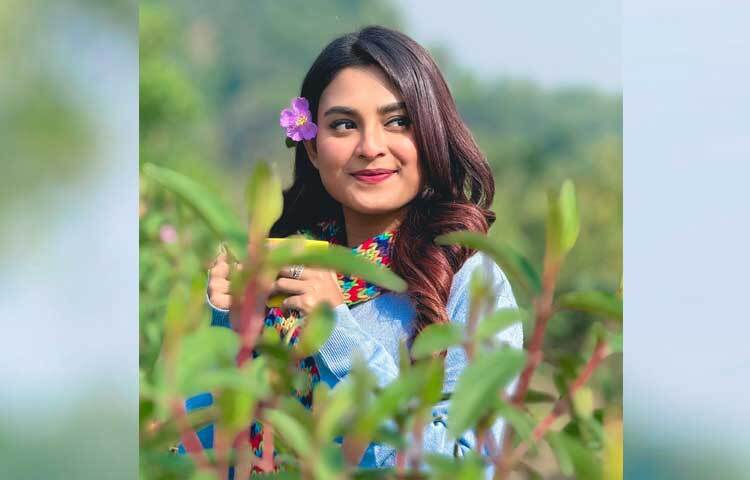 ফ্যাশনের বিষয়ে বেশ সচেতন তটিনী।