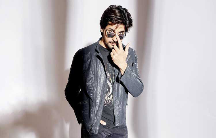 বলিউডের ইয়াং ব্রিগেডের অন্যতম চর্চিত তারকা সিদ্ধার্থ মালহোত্রা।