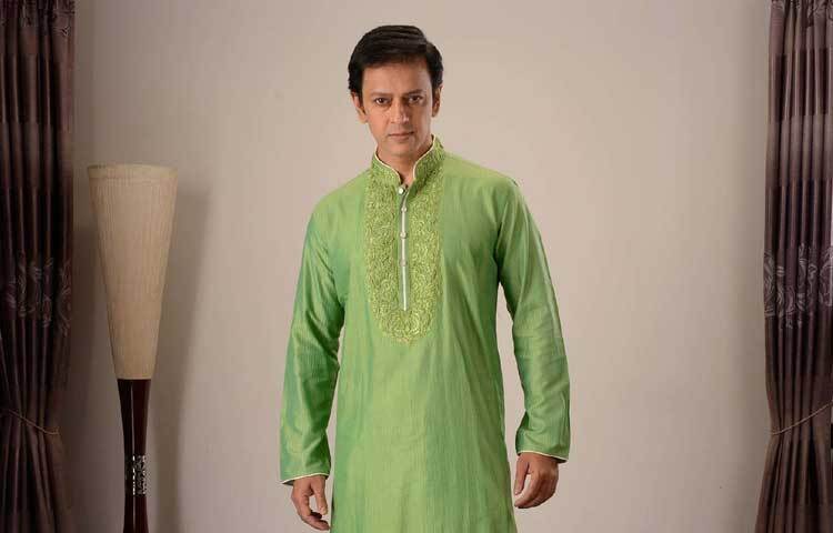 এরপর আফজাল হোসেনের নির্দেশনায় আজাদ বলপেনের বিজ্ঞাপন দিয়ে তারকা বনে গেছেন সুদর্শন নোবেল। এরপর আর পেছনে ফিরে তাকাতে হয়নি তাকে।