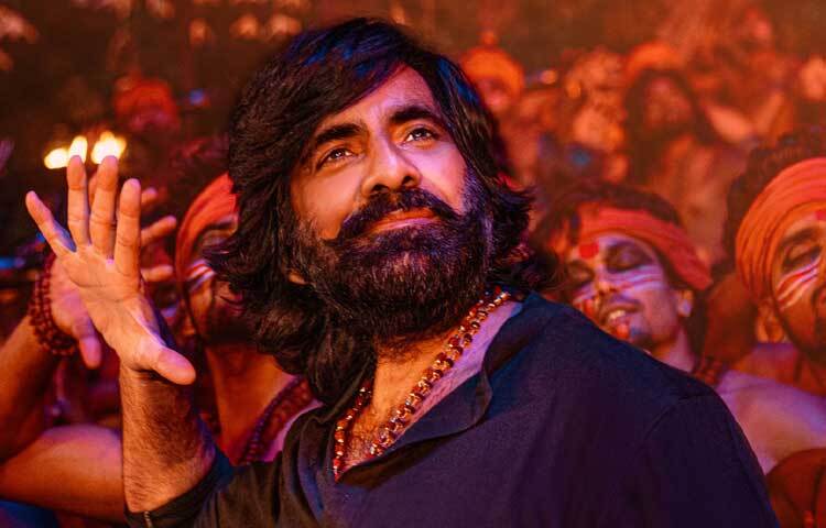 ১৯৯০ সালে মুক্তি পাওয়া তেলেগু সিনেমা ‘কার্থব্যম’ দিয়ে যাত্রা শুরু করেছিলেন তিনি। এখনো সমান তালে কাজ করে যাচ্ছেন জনপ্রিয় এই অভিনেতা।