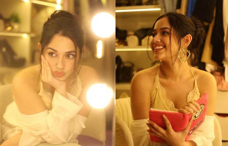 মাত্র ২৩ বছর বয়সী এই অভিনেত্রীর জন্ম মুম্বাইয়ে।