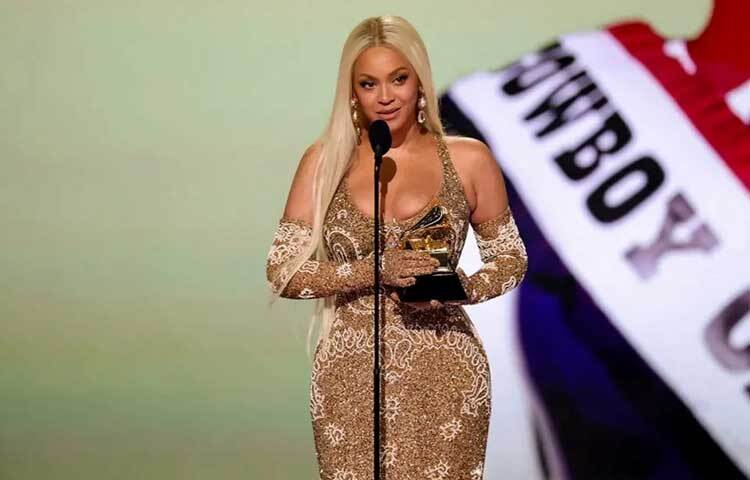 ‘অ্যালবাম অব দ্যা ইয়ার’ ক্যাটাগরিতে গ্র্যামি জিতে ইতিহাস গড়েছেন পপস্টার বিয়ন্সে।