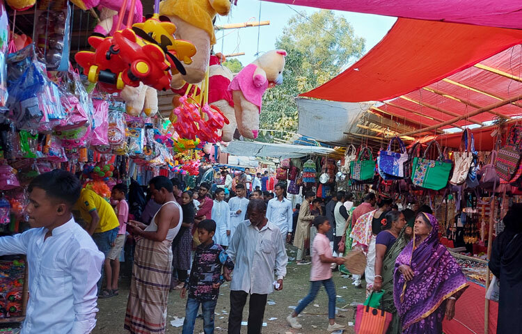 প্রতি বছর ফাগুন মাসের কৃষ্ণপক্ষের চতুর্দশী তিথিতে এই মেলা বসে মৈনাক পাহাড়ের পাদদেশে।