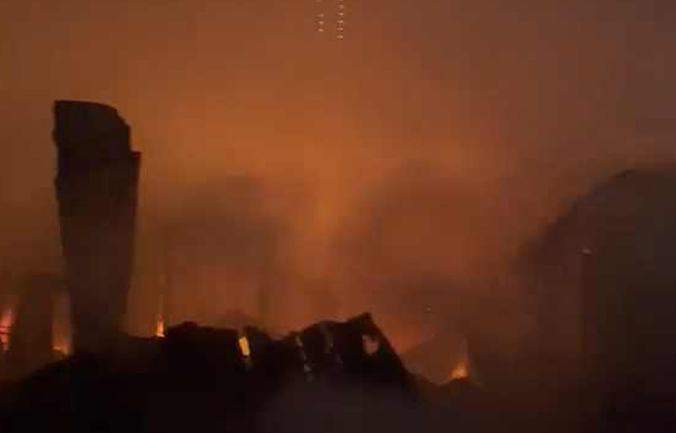 প্রাথমিকভাবে আগুন লাগার কারণ, ক্ষয়ক্ষতির পরিমাণ ও হতাহতের কোনো খবর জানাতে পারেননি ফায়ার সার্ভিসের এই কর্মকর্তা।