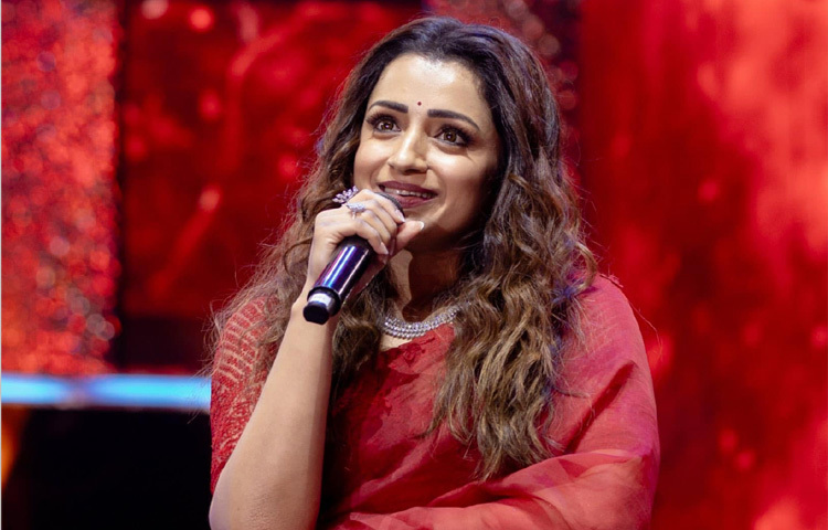 জনপ্রিয় এই অভিনেত্রী অভিনয় দক্ষতার জন্য বহু পুরস্কার ও সম্মাননা অর্জন করেছেন।