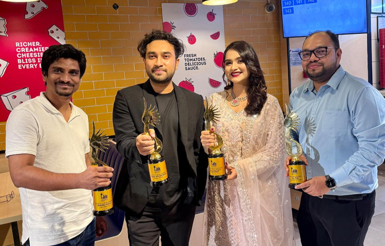 নিজস্ব ওয়েব সাইটে যথাযথ দর্শক ভোট ও বিজ্ঞ জুরি বোর্ডের রায়ে পপুলার ও জুরি অ্যাওয়ার্ড প্রদান করা হয় দেশ সেরা শিল্পী, নির্মাতা, কলাকুশলীদের।