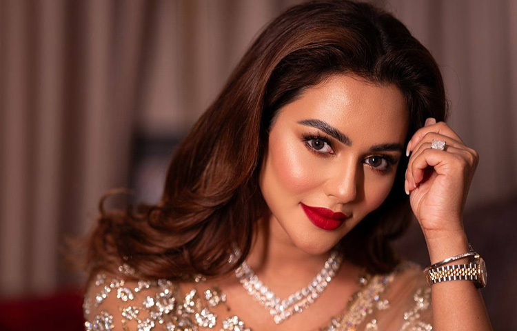 চট্টগ্রামে জন্ম নেওয়া ফারিয়া বেড়ে উঠেছেন ঢাকার ক্যান্টনমেন্টে। ক্যারিয়ার শুরু করেছিলেন আরজে হিসেবে। এরপর জনপ্রিয়তা পান উপস্থাপনায়।