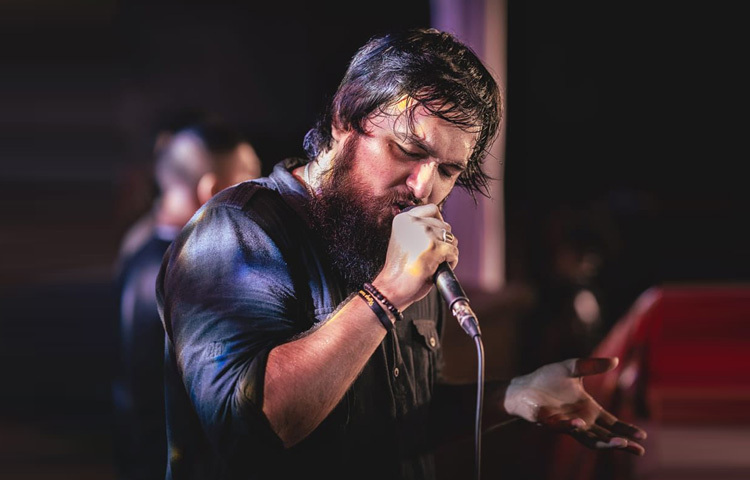 নারী নির্যাতন মামলায় সংগীতশিল্পী মাইনুল আহসান নোবেলকে গ্রেফতার করেছে ডেমরা থানা পুলিশ।