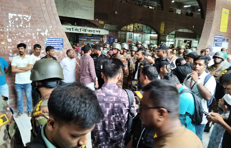 বেলা ১১টার দিকে র‌্যাব-২ এর স্কয়াটডন লিডার নিফাজ রহমানের নেতৃত্ব সোহরাওয়ার্দী মেডিকেল কলেজ হাসপাতালে এই অভিযান শুরু হয়।