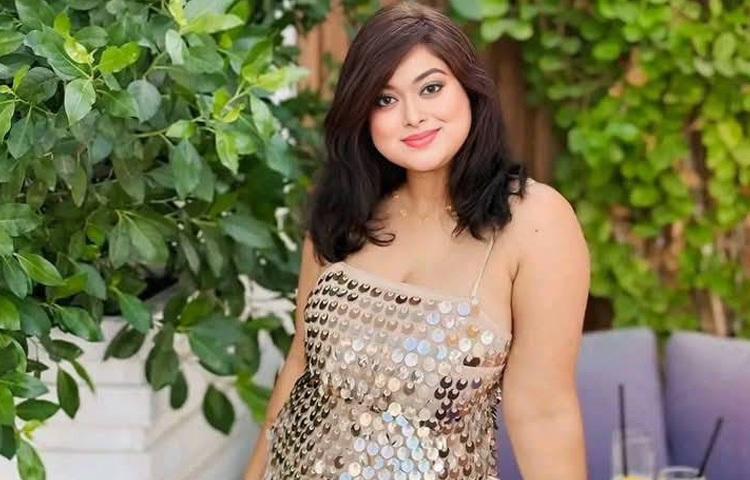 ২০০৮ সালে অভিনয় করেন বাংলাদেশের চলচ্চিত্র ইতিহাসের অন্যতম সফল সিনেমা ‘প্রিয়া আমার প্রিয়া’ ছবিতে।