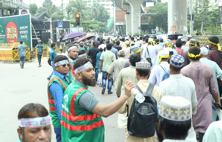 দুপুর ২টায় এ সমাবেশ শুরু হওয়ার কথা থাকলেও এরই মধ্যে কার্যক্রম শুরু হয়েছে।